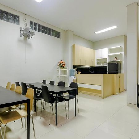 Reddoorz Near Samarinda Central Plaza Экстерьер фото