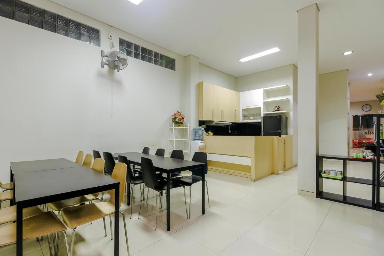 Reddoorz Near Samarinda Central Plaza Экстерьер фото